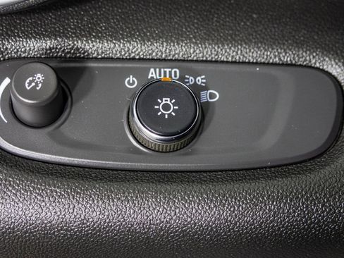 Used 2024 Chevrolet Trax RS w/ Driver Confidence Package FWD image 33