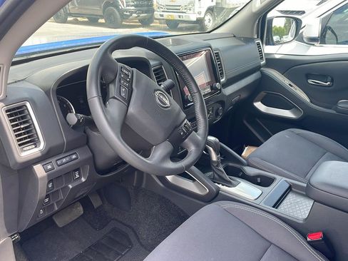 Used 2024 Nissan Frontier SV w/ SV Convenience Package image 5