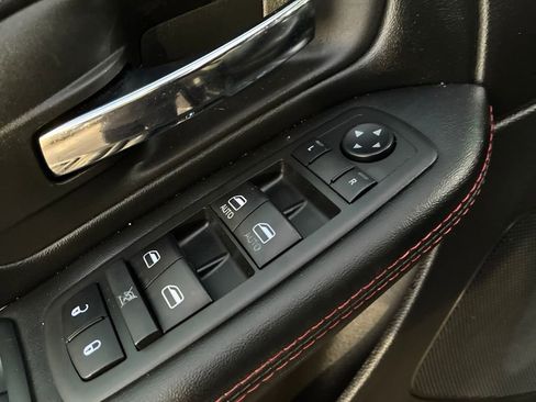 Used 2019 Dodge Grand Caravan GT image 12