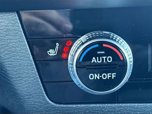 New 2026 Mitsubishi Outlander SE image 21