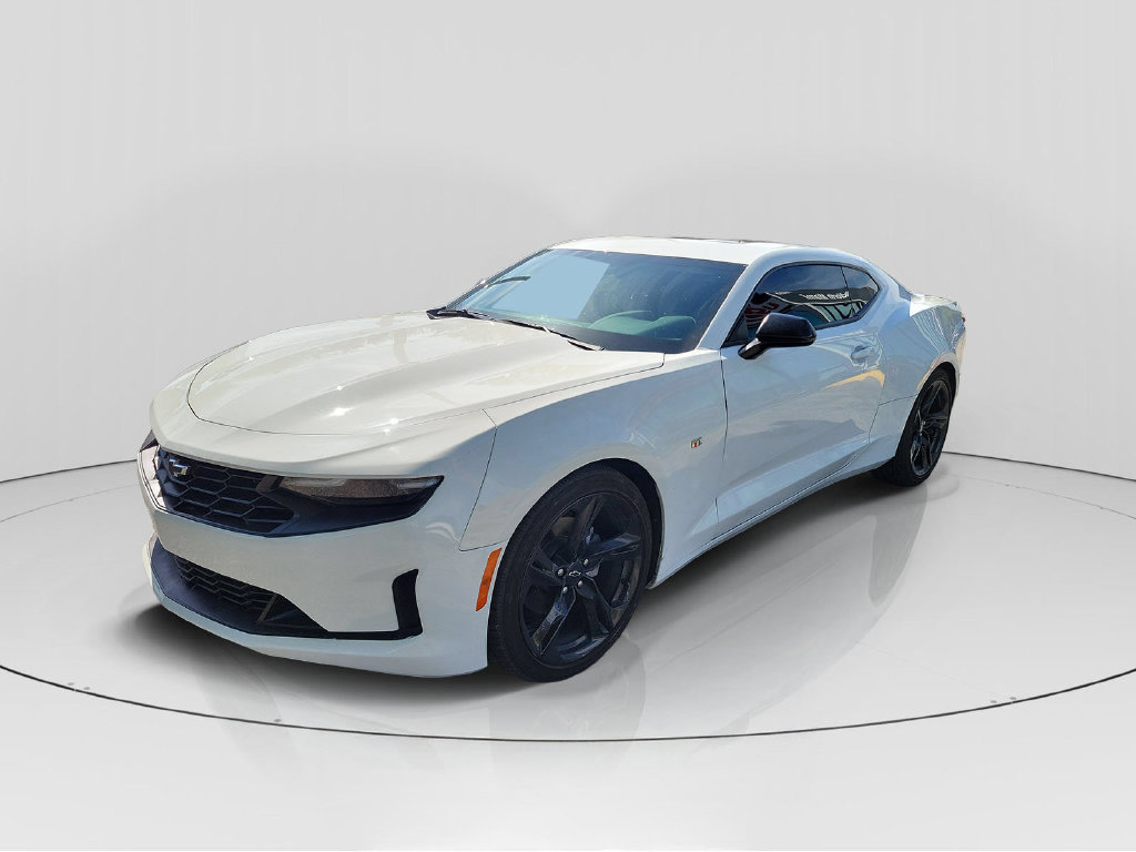 Used 2024 Chevrolet Camaro LT RWD image 3