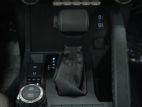 Used 2025 Toyota 4Runner SR5 image 16