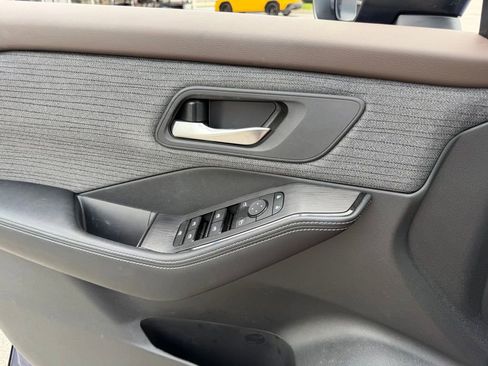 Used 2023 Nissan Rogue SV FWD image 29