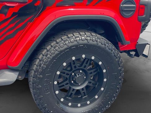 Used 2021 Jeep Wrangler Unlimited Sahara AWD/4WD image 29
