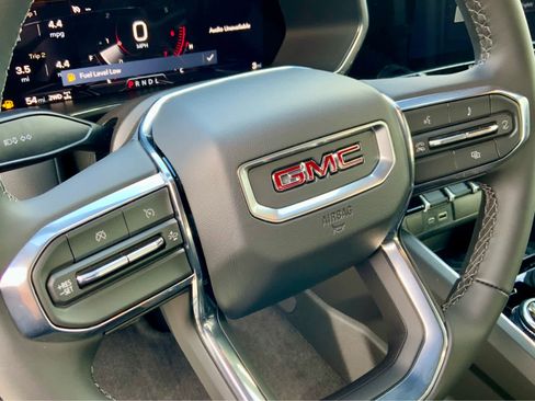 New 2026 GMC Canyon Elevation image 40