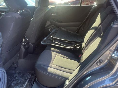 Used 2022 Subaru Outback Premium image 19
