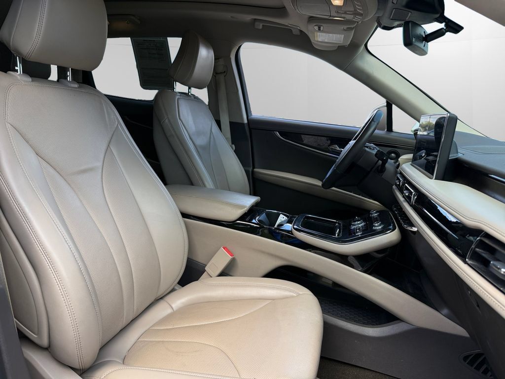 Used 2022 Lincoln Nautilus Reserve w/ Luxury Package FWD image 15