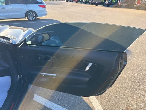 Used 2022 Ford Mustang Shelby GT500 w/ Technology Package image 12