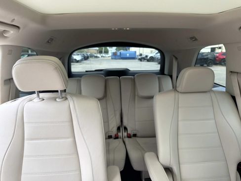 Used 2022 Mercedes-Benz GLS 450 4MATIC image 9