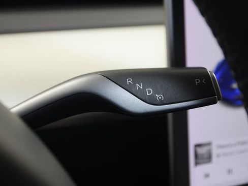 Used 2020 Tesla Model 3 Standard Range image 7