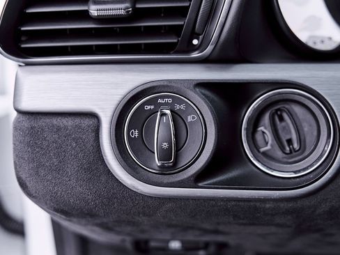 Used 2018 Porsche 911 GT3 RWD image 68