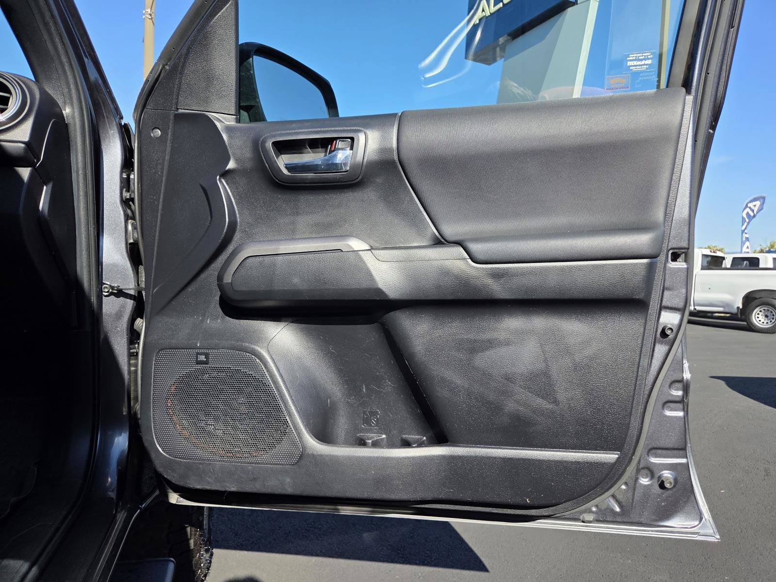 Used 2021 Toyota Tacoma TRD Off-Road w/ TRD Premium Off Road Package AWD/4WD image 22
