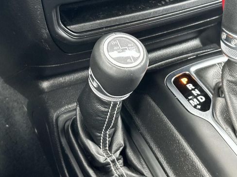 Used 2022 Jeep Wrangler Unlimited Sahara w/ Cold Weather Group AWD/4WD image 30