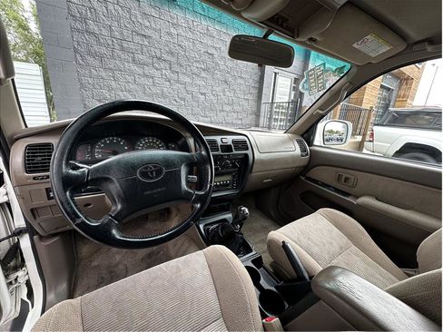 Used 2000 Toyota 4Runner SR5 AWD/4WD image 14