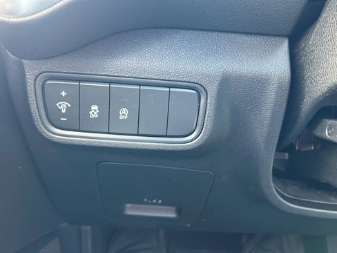 Used 2023 Kia Soul LX image 17
