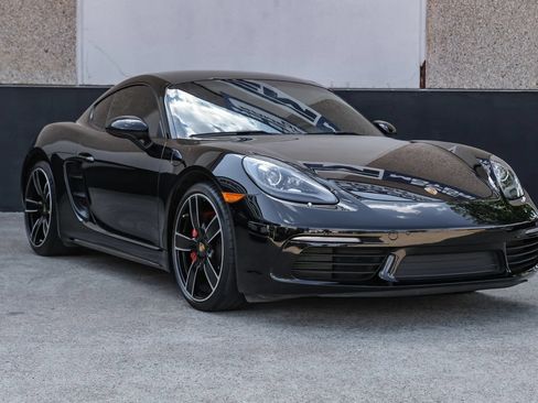 Used 2019 Porsche 718 Cayman S RWD image 5