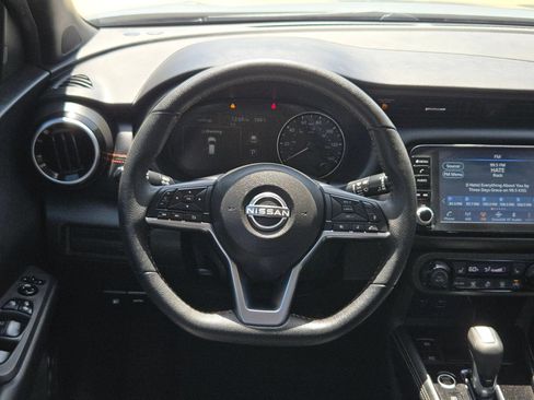 Used 2024 Nissan Kicks SR w/ SR Premium Package FWD image 19