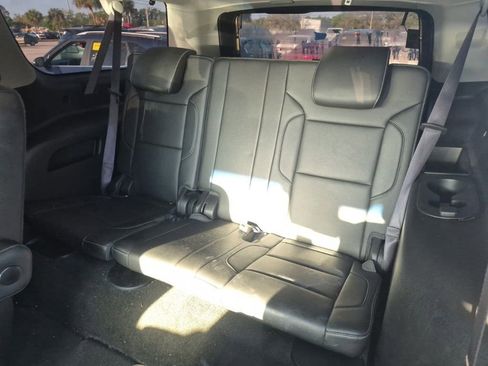 Used 2017 Chevrolet Suburban LT w/ Luxury Package image 12