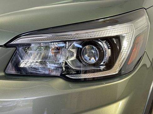 Used 2019 Subaru Forester Premium AWD/4WD image 39