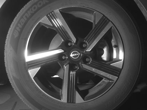 Used 2025 Nissan Sentra SV image 13