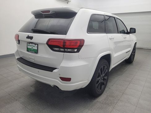 Used 2019 Jeep Grand Cherokee Altitude image 9