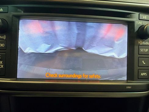 Used 2013 Toyota Highlander Limited AWD/4WD image 32