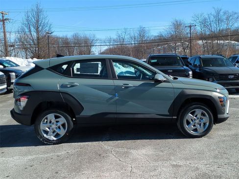 New 2026 Hyundai Kona SE image 2