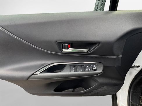 Used 2023 Toyota Venza LE image 23