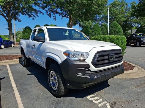 Used 2023 Toyota Tacoma SR AWD/4WD image 2