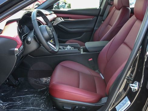 New 2026 MAZDA MAZDA3 Hatchback w/Premium Plus Pkg AWD/4WD image 19
