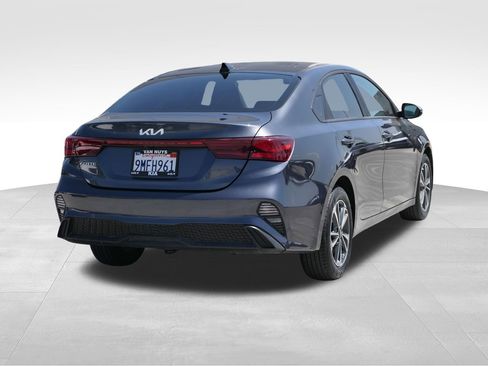 Used 2024 Kia Forte LXS w/ LXS Technology Package FWD image 3