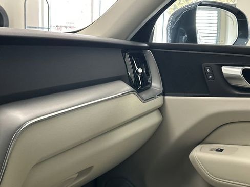 Certified 2023 Volvo XC60 B5 Core w/ Climate Package image 19