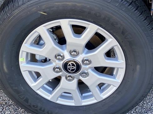 New 2025 Toyota Tacoma SR5 image 3