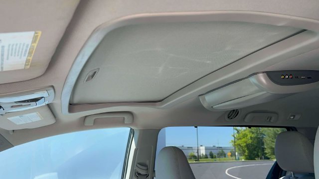 Used 2017 Toyota Sienna XLE w/ XLE Navigation Package FWD image 20