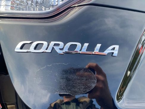 Used 2025 Toyota Corolla LE image 14