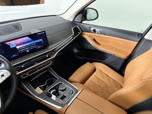 Certified 2023 BMW X7 xDrive40i w/ Premium Package image 25