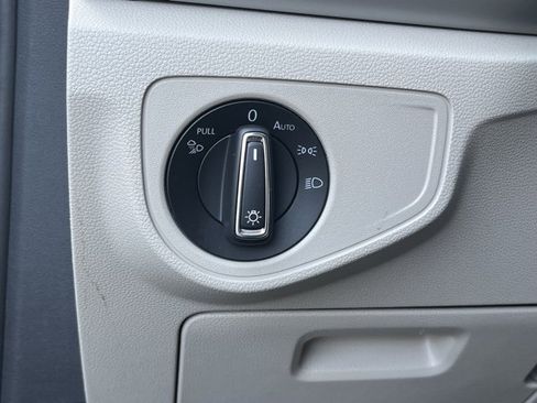 Used 2023 Volkswagen Atlas SE w/ Black Wheel Package image 16