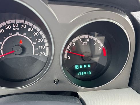 Used 2010 Dodge Avenger R/T image 19