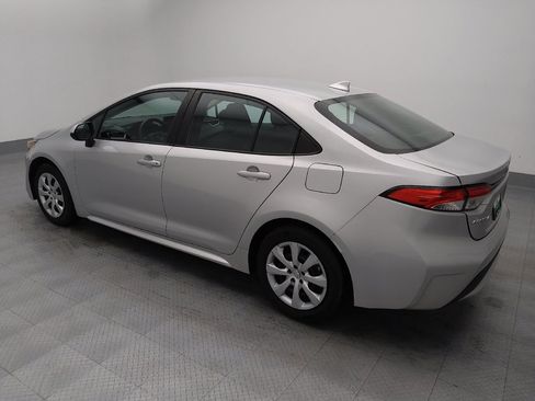 Used 2022 Toyota Corolla LE image 3