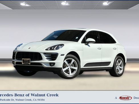 Used 2018 Porsche Macan AWD/4WD image 1