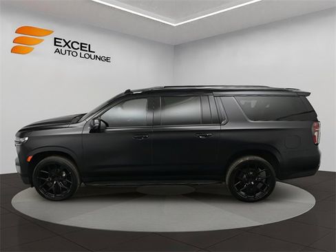 Used 2022 Chevrolet Suburban RST w/ Luxury Package image 57