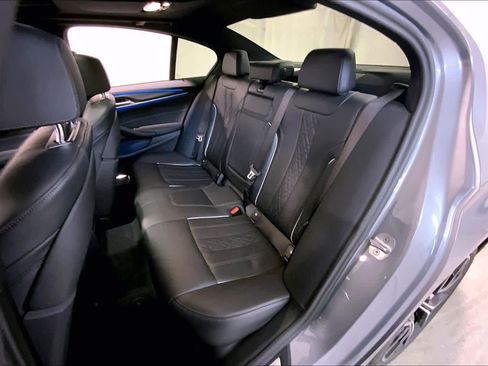 Used 2023 BMW 530e xDrive w/ Premium Package image 20