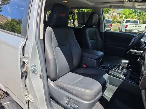 Used 2024 Toyota 4Runner TRD Off-Road Premium w/ Off Road Premium Plus Package AWD/4WD image 25