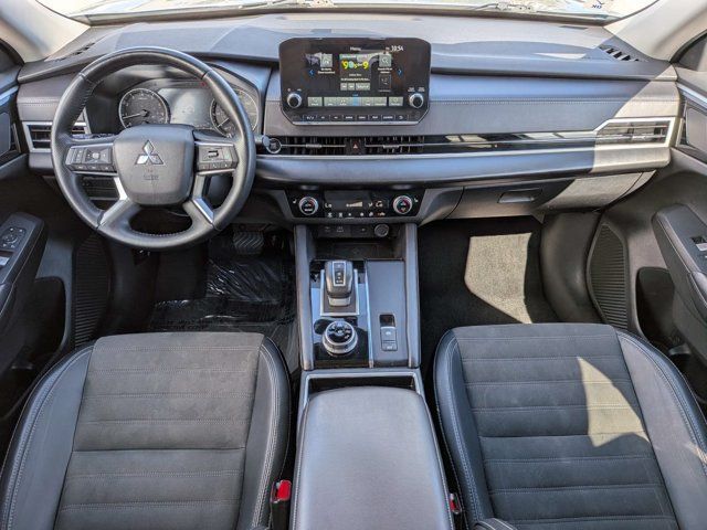 Used 2024 Mitsubishi Outlander SE FWD image 14