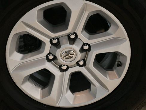 Used 2016 Toyota 4Runner SR5 Premium image 20