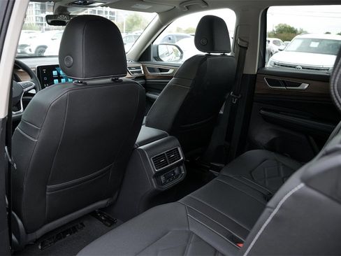 New 2026 Volkswagen Atlas SE image 22