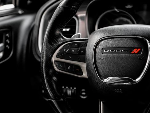 Used 2020 Dodge Charger Scat Pack w/ Plus Group RWD image 17