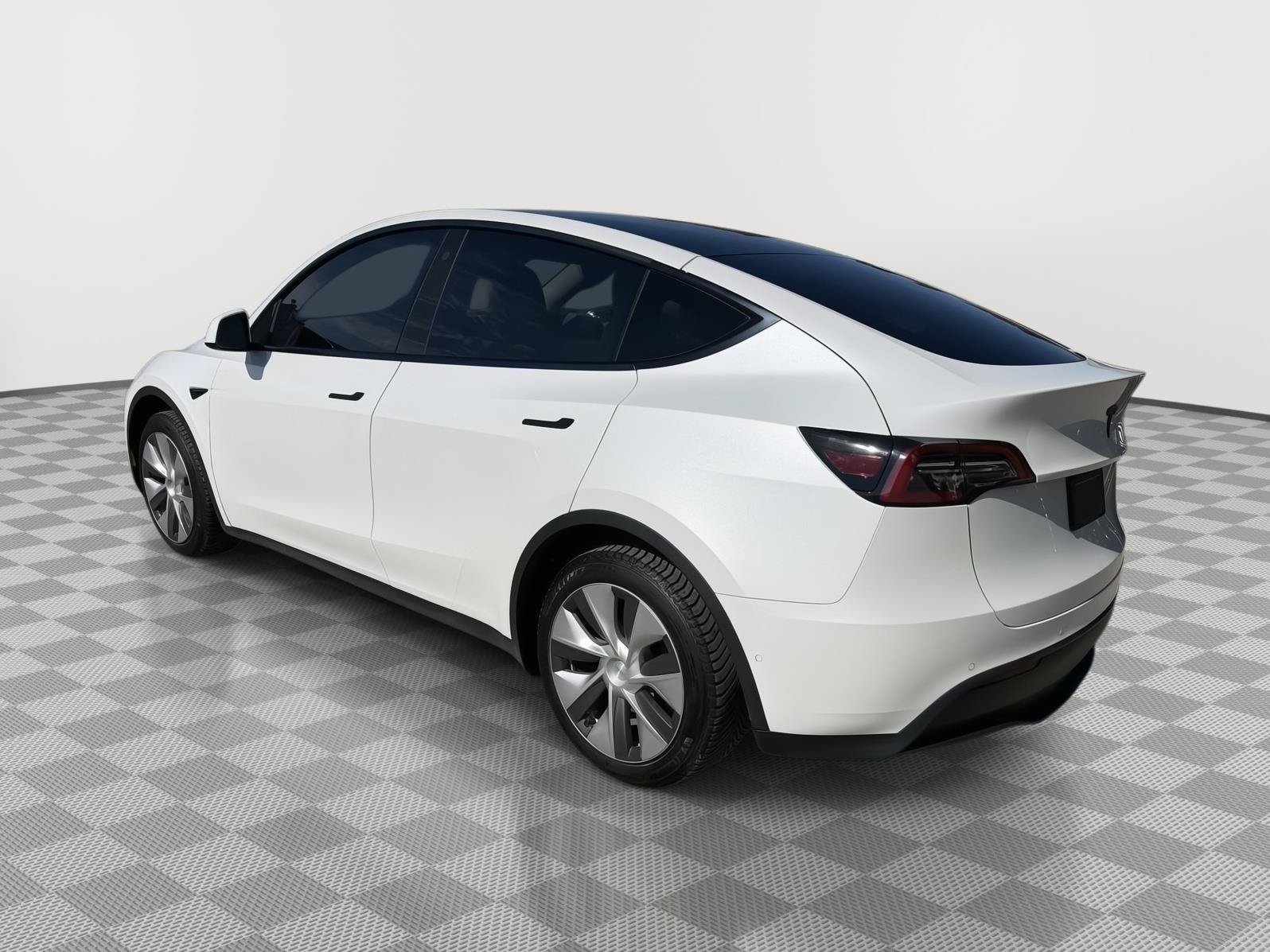 Used 2021 Tesla Model Y Long Range AWD/4WD image 5