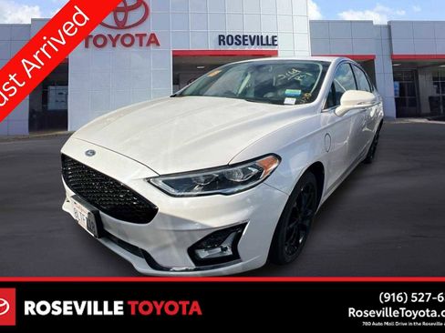 Used 2019 Ford Fusion Energi Titanium FWD image 1