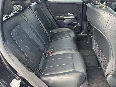 New 2025 Mercedes-Benz GLA 250 4MATIC image 5